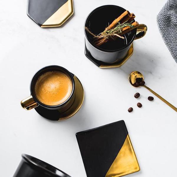 LUXE™ - 4 LUXURY COASTERS - GOLDEN AND BLACK MATTE