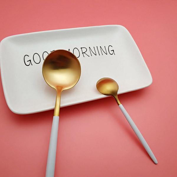LUXE™ WHITE & GOLD LUXURY CUTLERY - SET OF 4 PIECES